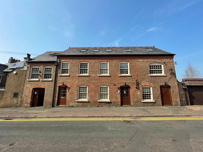 1 Bedroom Flat For Sale In Victoria Road, Chesham, HP5