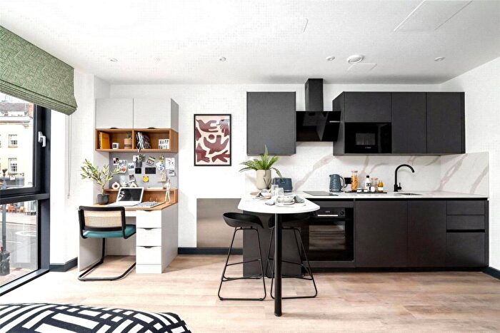 Apartment To Rent In Charlotte Street, City Centre, BS1