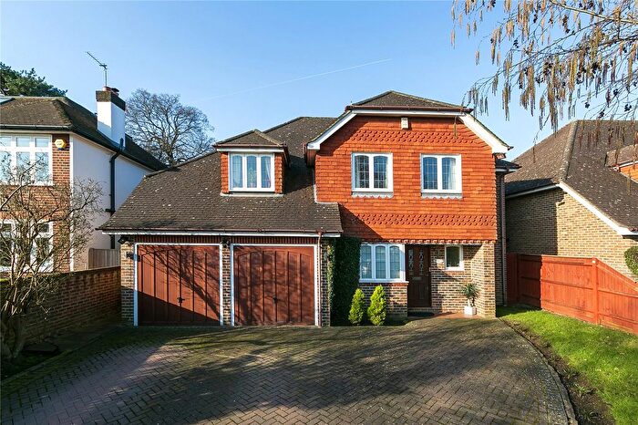 5 Bedroom Detached House For Sale In Warwick Close, Hampton, TW12