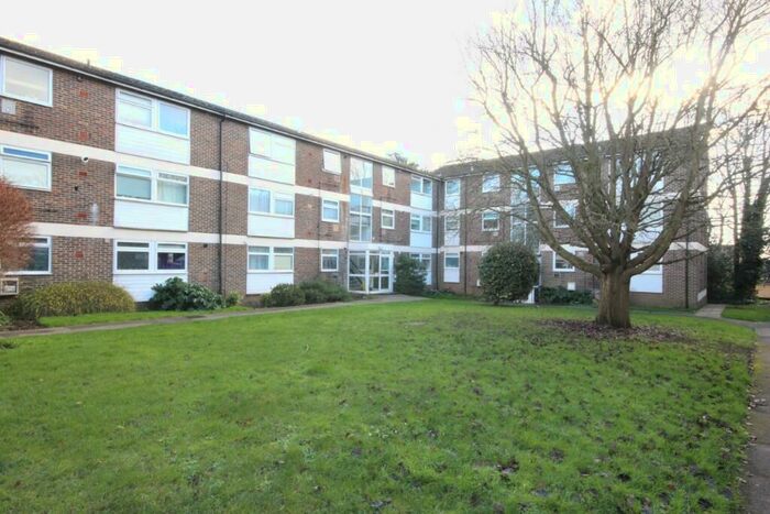2 Bedroom Apartment To Rent In Tonbridge Road, Maidstone, Kent, ME16