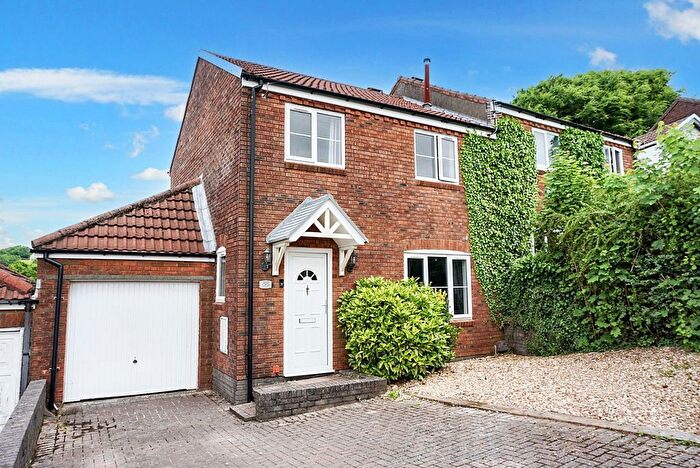 3 Bedroom Semi-Detached House For Sale In Cotswold Way, Risca, NP11