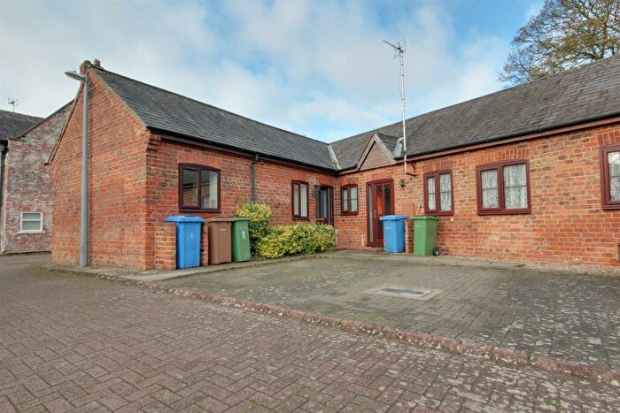 1 Bedroom Barn Conversion For Sale In Granary Court, Dale Road, Elloughton, HU15