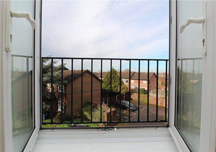 Studio To Rent In Abbeyfields Close, Ealing, NW10