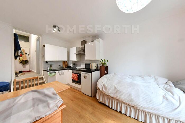 Studio To Rent In Manstone Road, Cricklewood, NW2