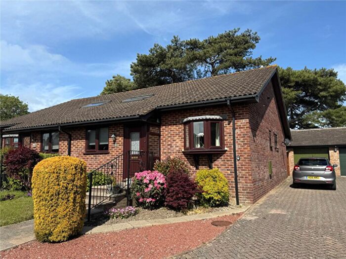 2 Bedroom Bungalow For Sale In Brecon Close, New Milton, Hampshire, BH25