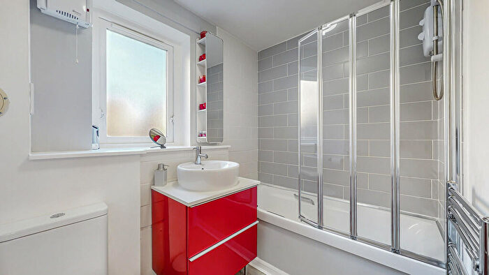 1 Bedroom Flat For Sale In Anderson Street, Partick, G11