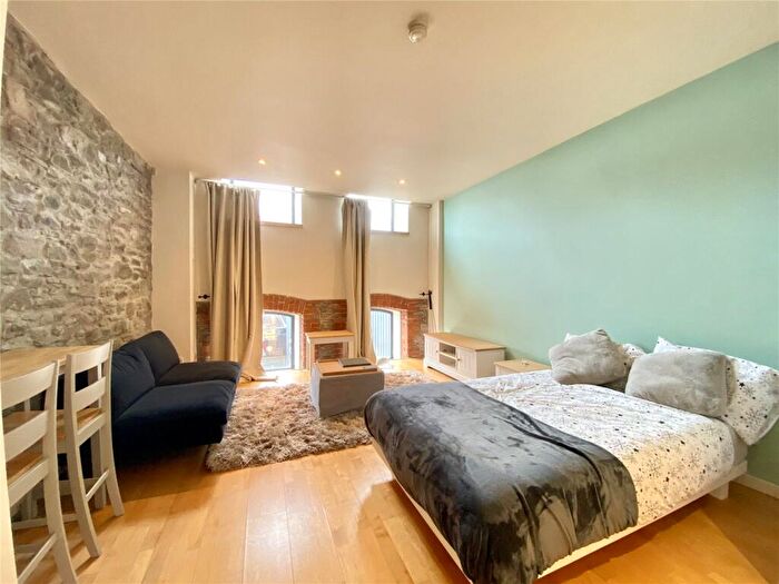 Apartment To Rent In The Grain Loft, Queen Square Avenue, Bristol, BS1