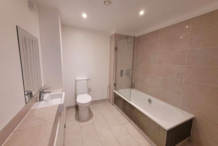 2 Bedroom Flat To Rent In Croxted Road, West Dulwich, London, SE21