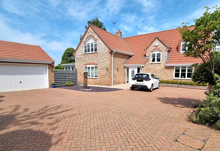 4 Bedroom Detached House For Sale In Welmore Road, Glinton, Market Deeping, PE6