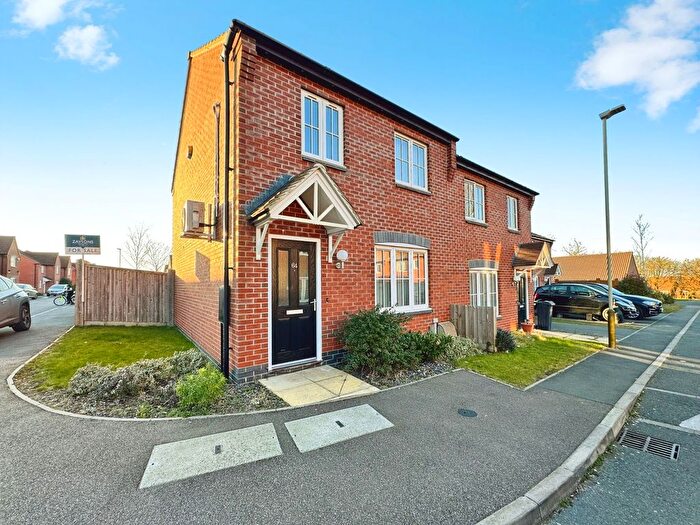 2 Bedroom Semi Detached House For Sale In Raywell Road, Hamilton, LE5