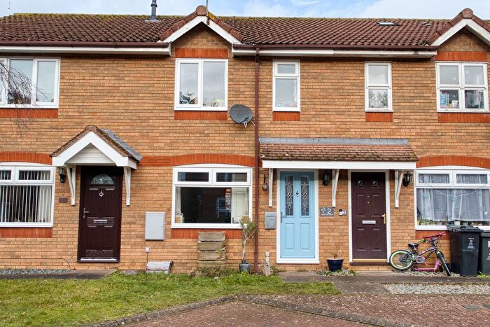 2 Bedroom Terraced House For Sale In Hawfinch Close, Covingham, SN3