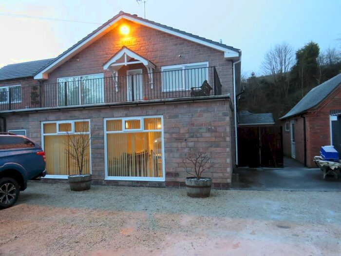 2 Bedroom Flat To Rent In Battlesteads, Alton ST10