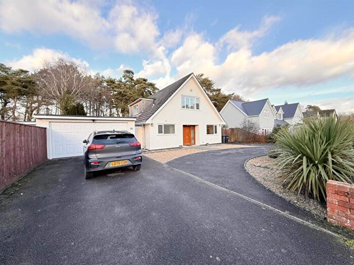 4 Bedroom House For Sale In Hazel Drive, Ferndown, BH22