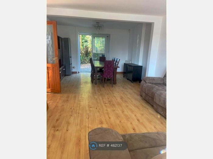 3 Bedroom Semi-Detached House To Rent In Kingsway, Manchester, M19