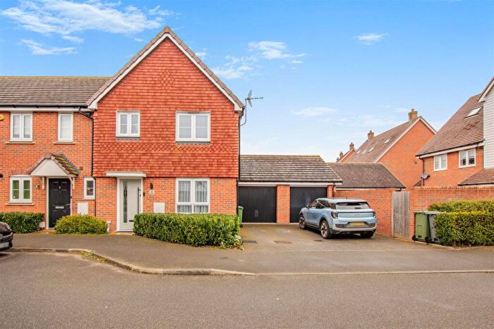 3 Bedroom Semi Detached House For Sale In Bridger Way, Maidstone, ME17