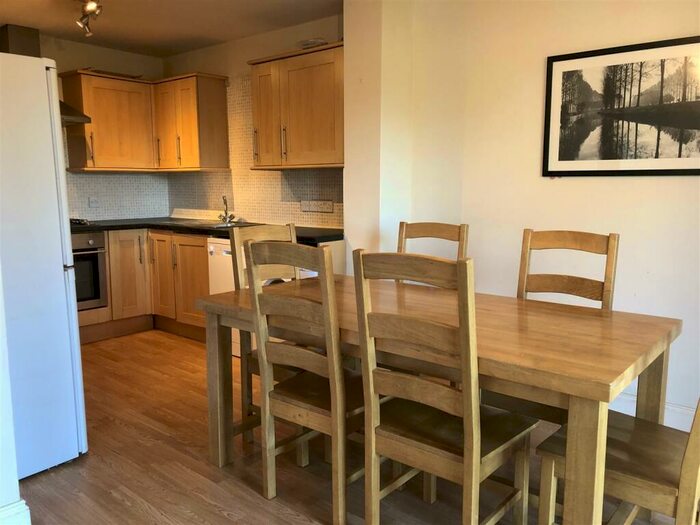 2 Bedroom Apartment To Rent In The Grove, Finchley, N3