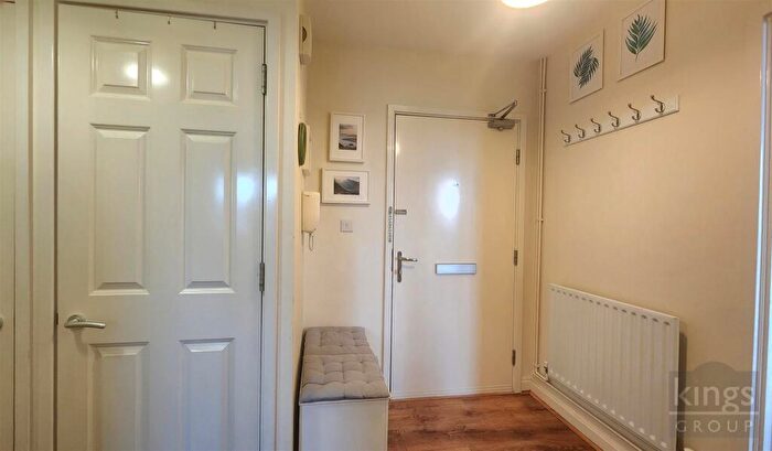 1 Bedroom Flat For Sale In Grovelands Road, London, N15