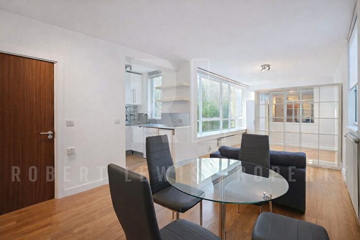 Studio To Rent In Avenue Road, London, N6