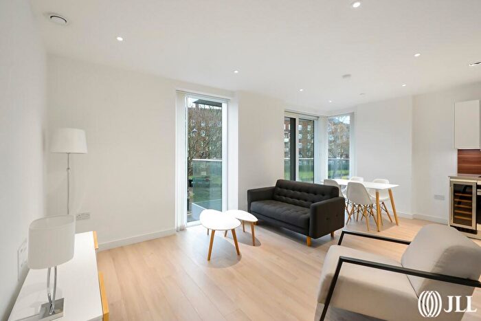 1 Bedroom Apartment To Rent In Skyline Apartments, London, N4