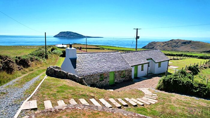 2 Bedroom Detached House For Sale In Bryn Canaid, Uwch Mynydd, LL53