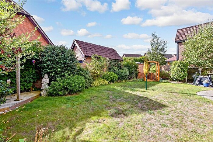 4 Bedroom Detached House For Sale In Lambourne Drive, Kings Hill, West Malling, Kent, ME19