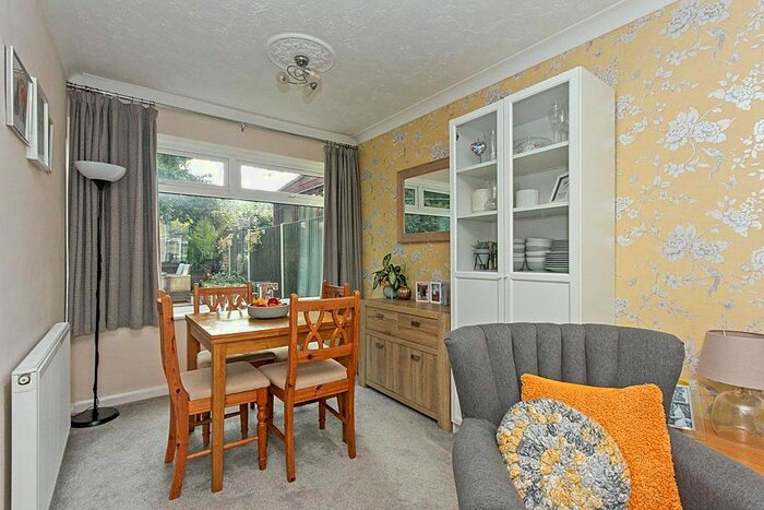 2 Bedroom Terraced House For Sale In Beaconsfield Road, Sittingbourne, Kent, ME10