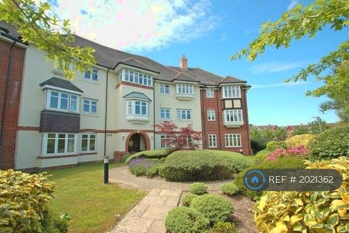 2 Bedroom Flat To Rent In Bentley Drive, Fleet, GU51