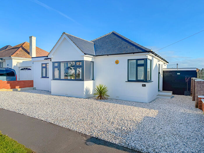 2 Bedroom Bungalow For Sale In Slindon Avenue, Peacehaven, BN10