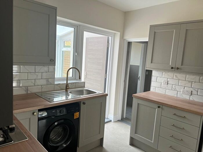 2 Bedroom Terraced House To Rent In Dagenham, RM10