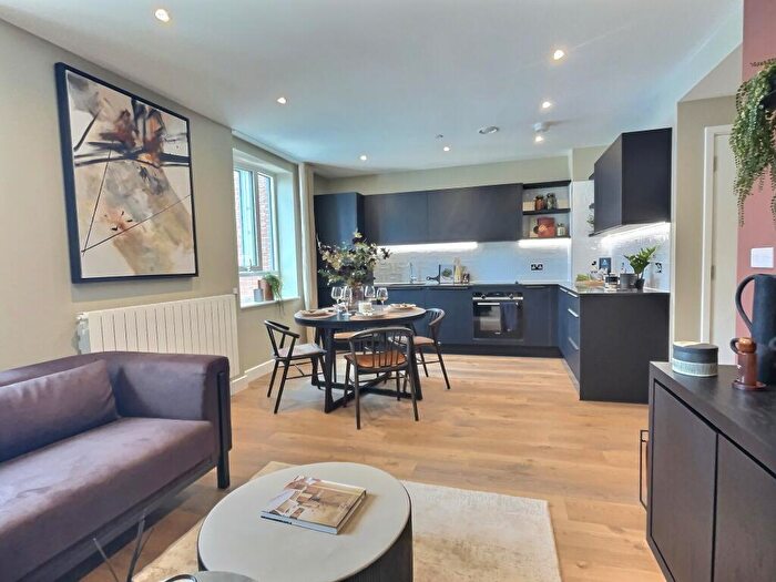 1 Bedroom Apartment For Sale In Southlake Road, London, SE28