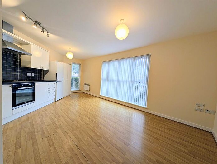 2 Bedroom Flat To Rent In Stanza Court, Liverpool, L5