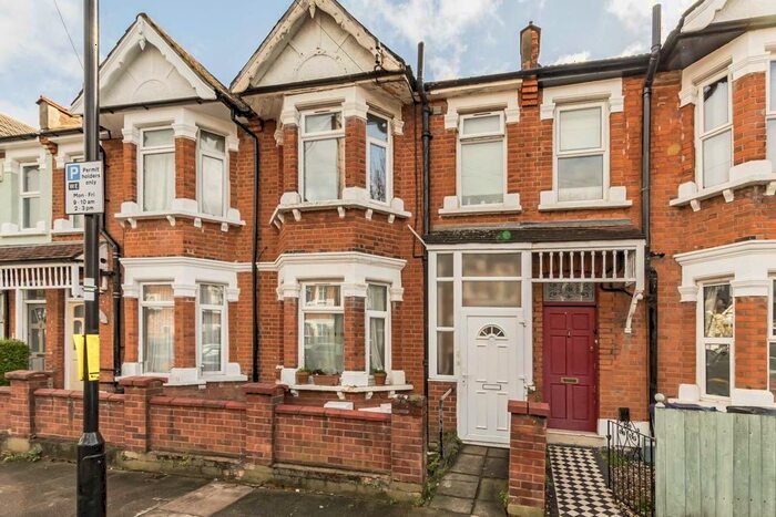 2 Bedroom Flat To Rent In Thurlow Road, London, W7