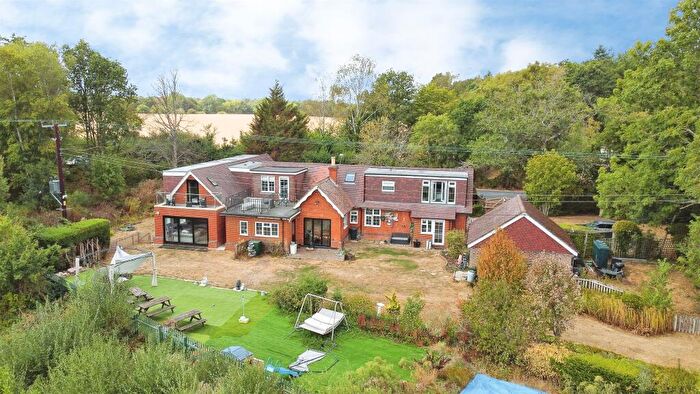 4 Bedroom Detached House For Sale In Reading Road, Stratfield Turgis, Hook, RG27