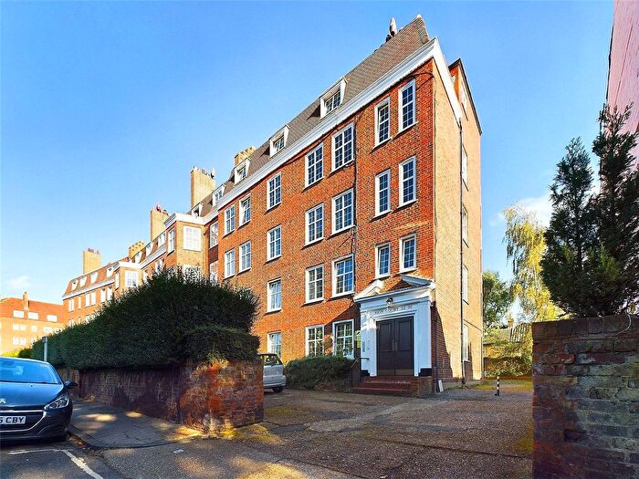 2 Bedroom Flat To Rent In Sion Court, Twickenham, TW1