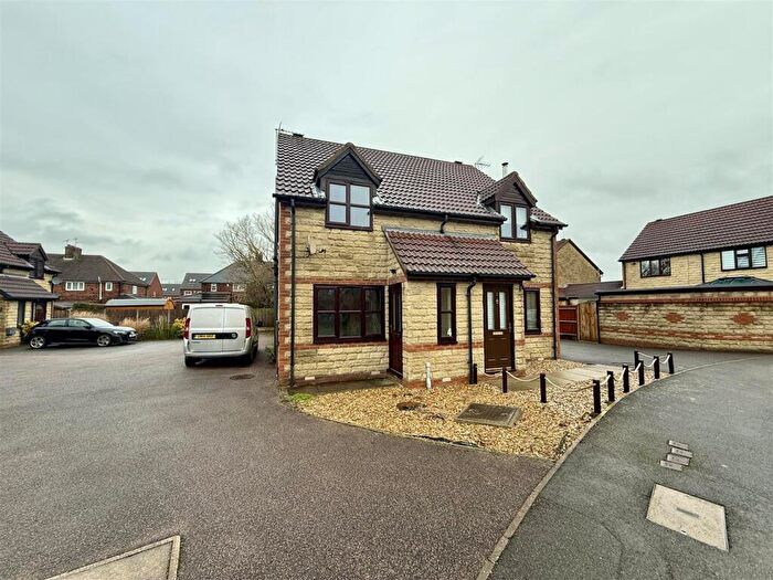 2 Bedroom Semi-Detached House To Rent In Oakes Close, Somercotes, DE55