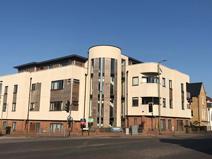 2 Bedroom Apartment To Rent In Stag Lane, Berkhamsted, HP4