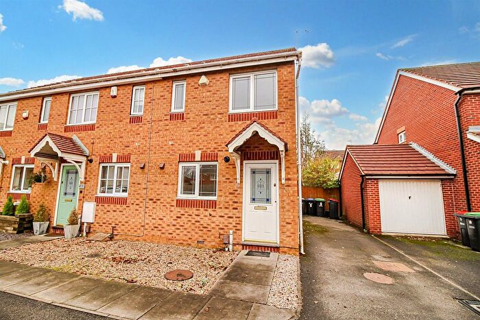 2 Bedroom End Of Terrace House To Rent In Viyella Mews, Hucknall, Nottingham, NG15