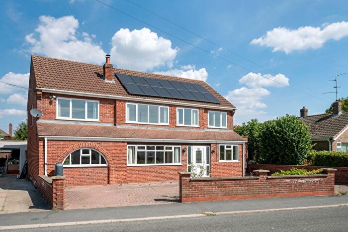5 Bedroom Detached House For Sale In Cambridge Road, Stamford, PE9