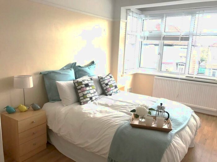 1 Bedroom Detached House To Rent In Paxford Road, Wembley, HA0