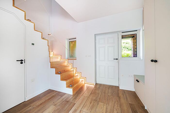 5 Bedroom Detached House To Rent In Abbotswood, Guildford, GU1