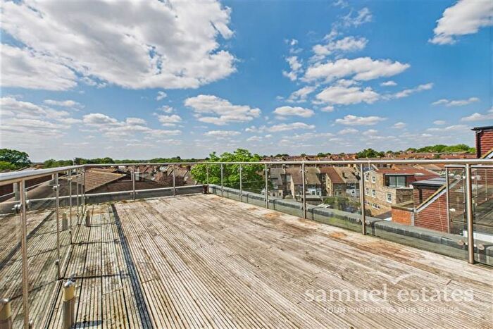 1 Bedroom Flat For Sale In A Sussex Court, London, SW16