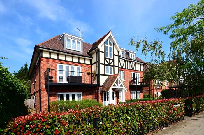2 Bedroom Flat To Rent In Holders Hill Road, Mill Hill East, London, NW7