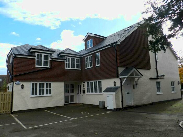 2 Bedroom Flat To Rent In High Street, Newick, BN8