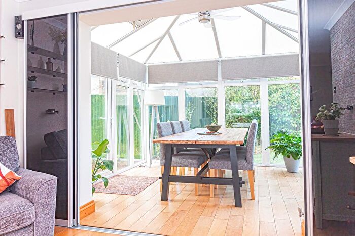 4 Bedroom Detached House For Sale In The Nurseries, Eaton Bray, LU6