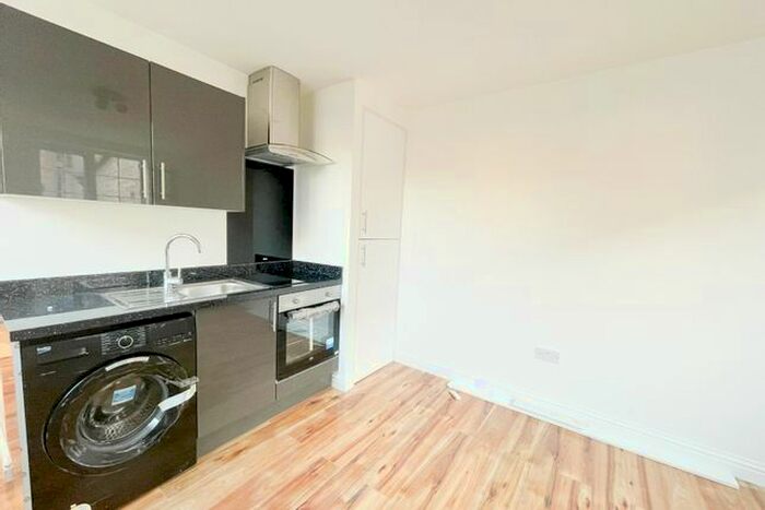 1 Bedroom Flat To Rent In The Broadway, Wood Green, N22