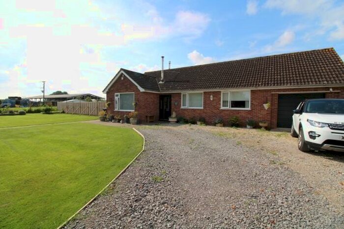 3 Bedroom Detached Bungalow To Rent In Crows Lane, Bridgwater, TA7