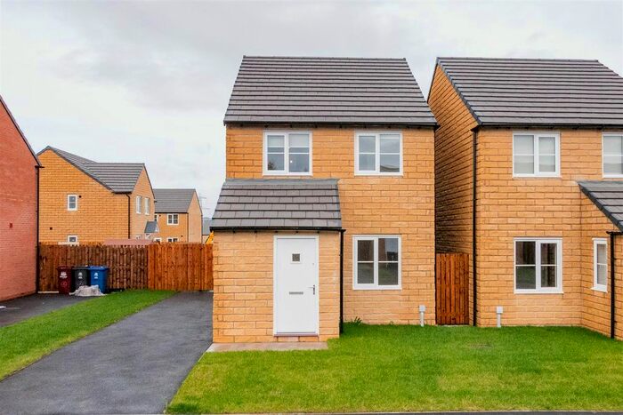 3 Bedroom Detached House To Rent In Petersmiths Park, Ollerton, NG22