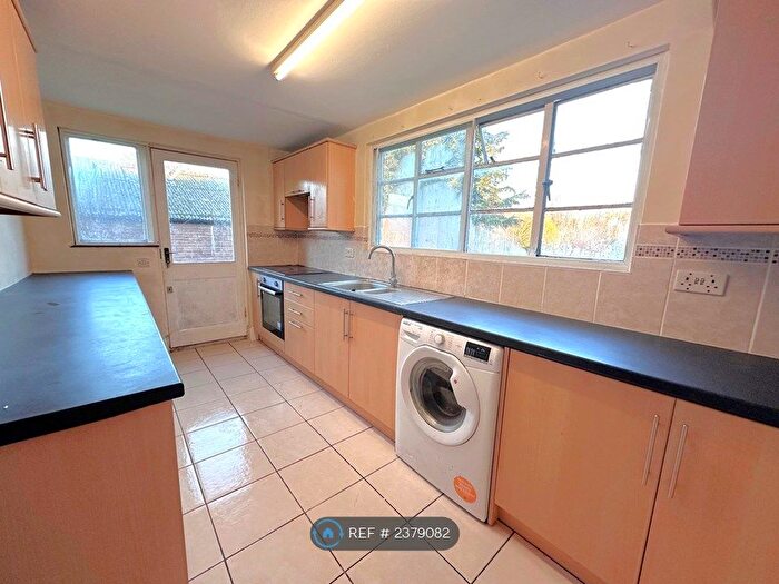 2 Bedroom Flat To Rent In High Street, Westerham, TN16