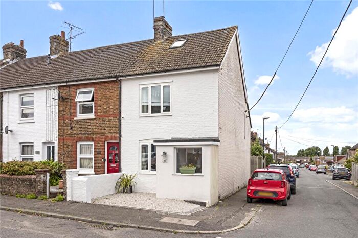 3 Bedroom End Of Terrace House For Sale In Fairfield Road, Burgess Hill, West Sussex, RH15
