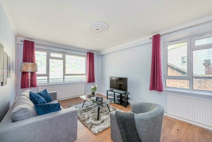 3 Bedroom Flat To Rent In Chapel Street, Marylebone, London, NW1